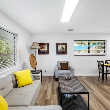 Harbourside Flats Apartment